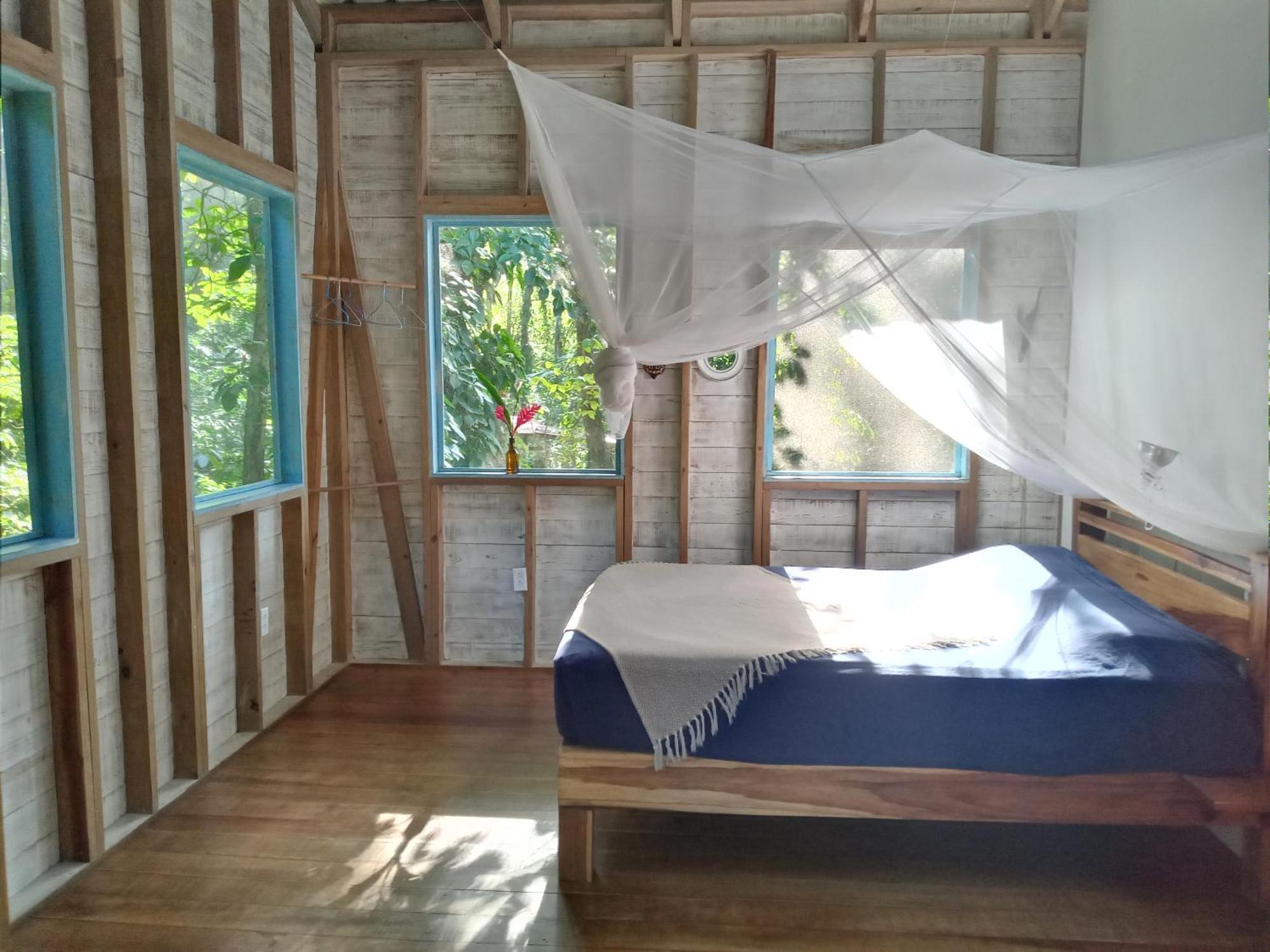 Jungle Paunch Villa Bocas del Toro Exterior photo